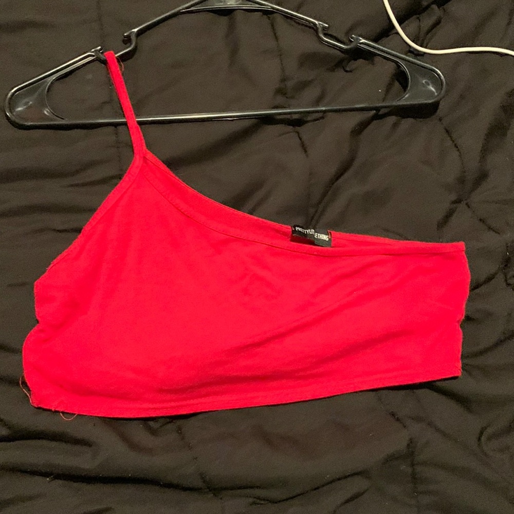 Red one shoulder strap cropped tank top